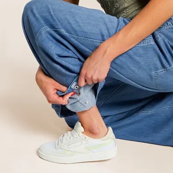 NWT We The Free Dakota Cinched Pull-On Wide-Leg Jeans Light Blue Denim Size S - Picture 3 of 16